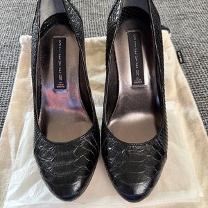 Steven by Steve Madden Black Leather Snakeskin, Size 5.5M, High Heels.